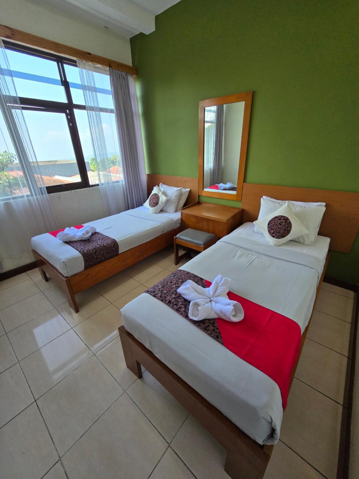 Kusma Hotel Bandungan Semarang Exterior foto