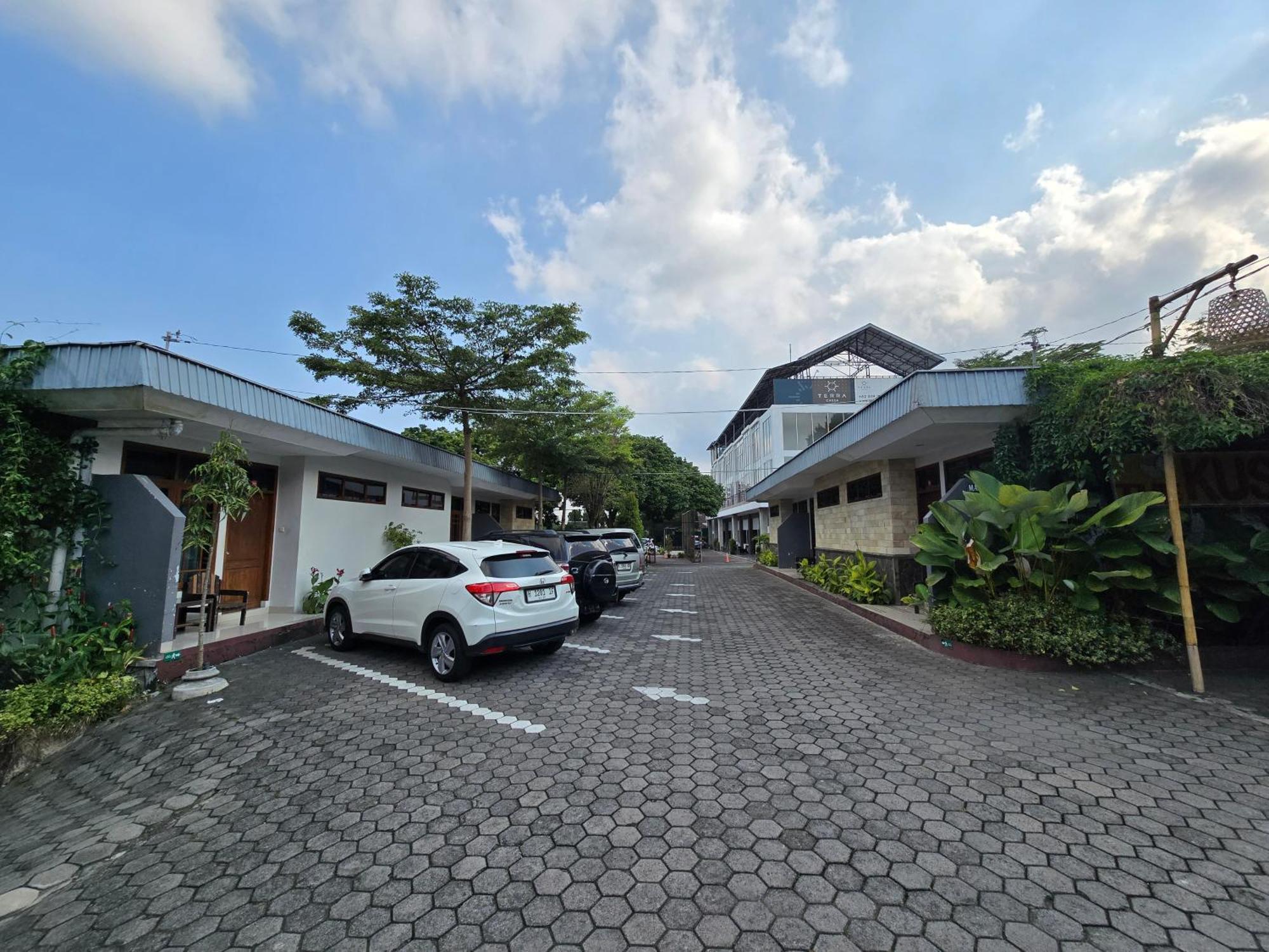 Kusma Hotel Bandungan Semarang Exterior foto