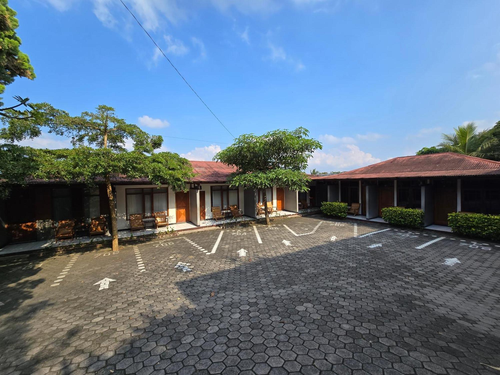 Kusma Hotel Bandungan Semarang Exterior foto