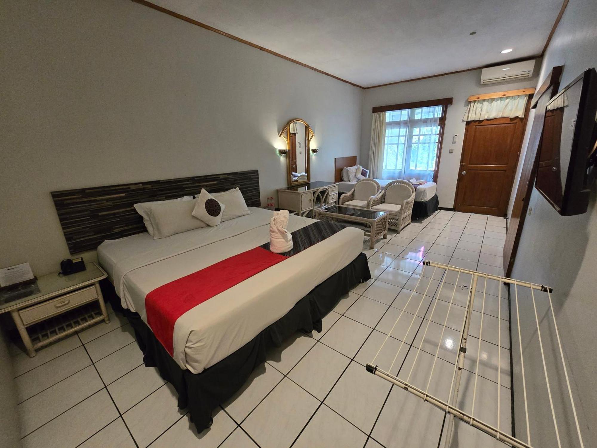 Kusma Hotel Bandungan Semarang Exterior foto